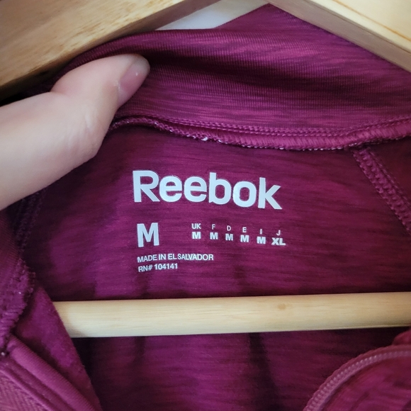 Reebok long sleeve purple half zip Tech running shirt, size medium - Picture 5 of 5
